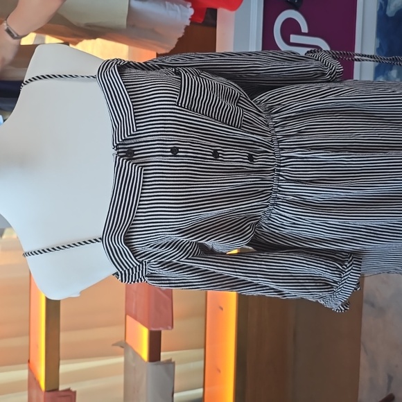 #29.Monteau Black and white stripe dress - Picture 2 of 6